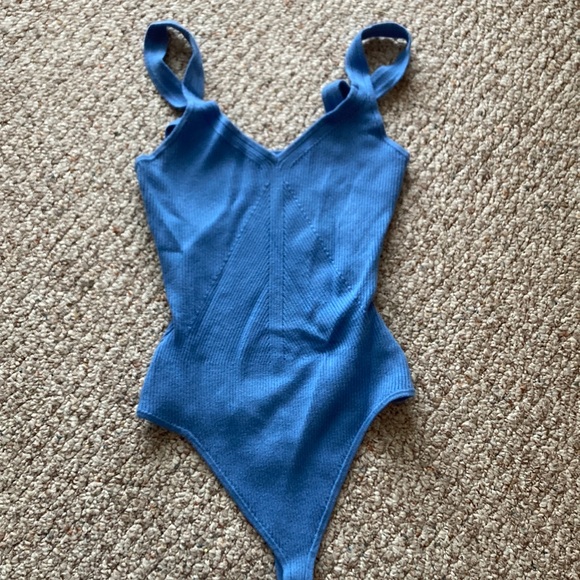 NEVER WORN ABERCROMBIE & FITCH BODYSUIT SIZE: M - Picture 1 of 4
